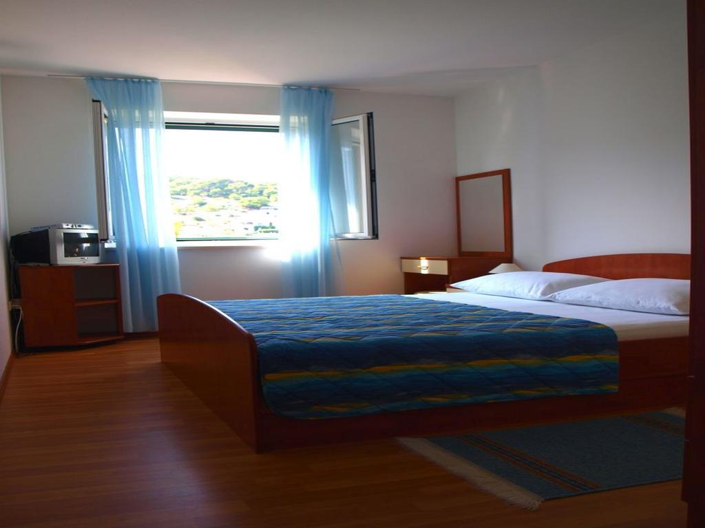 Apartments Mia Постира Номер фото